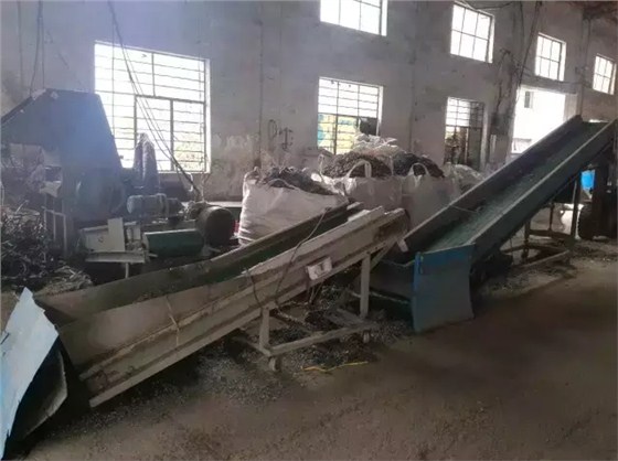 用廢塑料制造毒玩具：您家孩子的玩具安全嗎？5